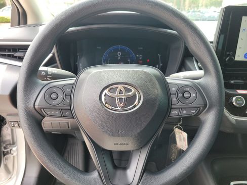 Used 2026 Toyota Corolla LE FWD image 18