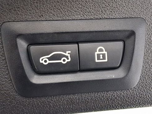 Used 2021 BMW X5 xDrive40i w/ Convenience Package image 31