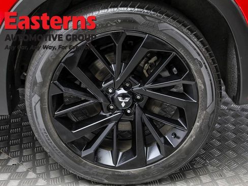 Used 2023 Mitsubishi Outlander SE image 8