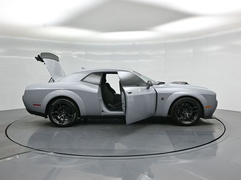 Used 2021 Dodge Challenger R/T Scat Pack RWD image 5