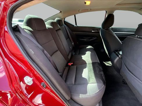 Used 2022 Nissan Altima 2.5 SV w/ SV Premium Package FWD image 39