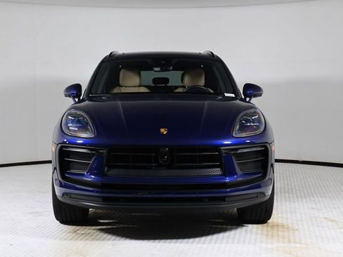 Certified 2024 Porsche Macan image 10