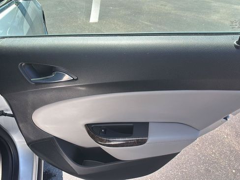 Used 2013 Buick Verano Convenience FWD image 18
