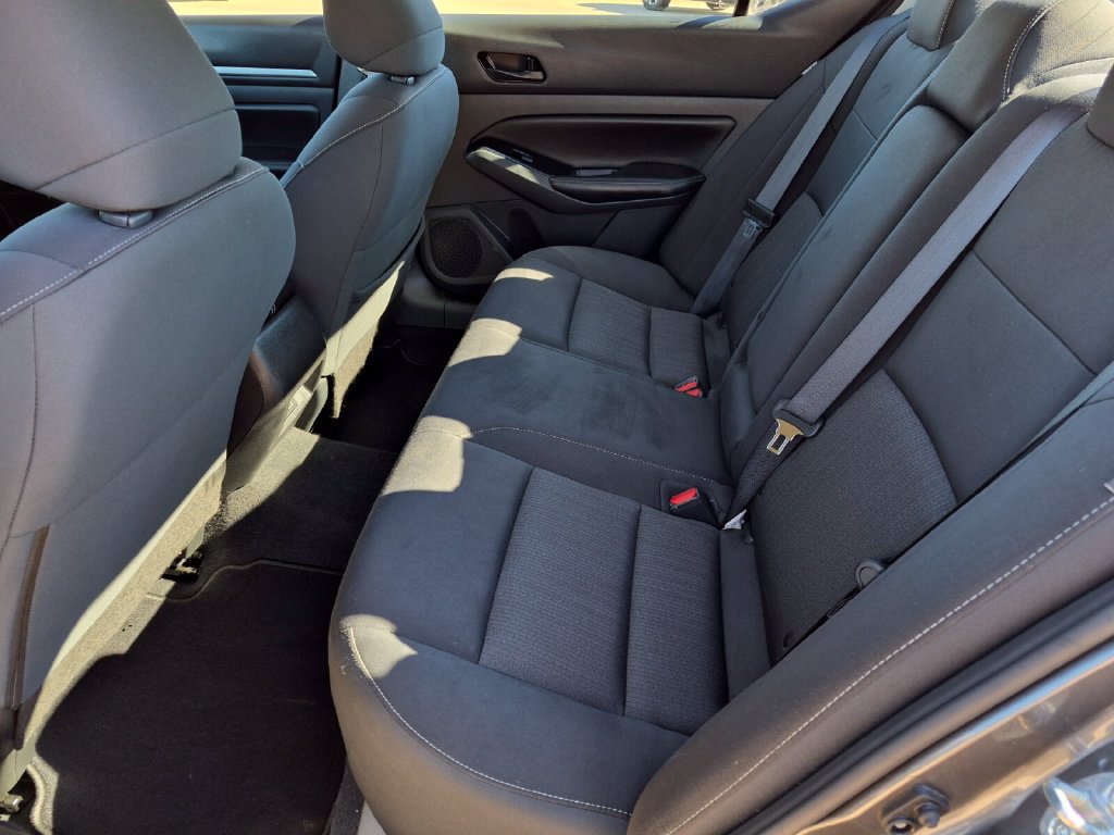 Used 2023 Nissan Altima 2.5 SV FWD image 30