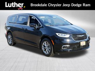 Used 2026 Chrysler Pacifica Select video 1