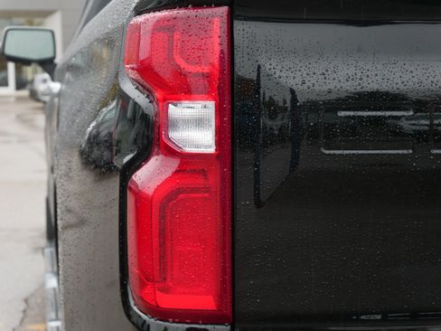 Used 2022 Chevrolet Silverado 1500 LTZ w/ LTZ Premium Package image 11