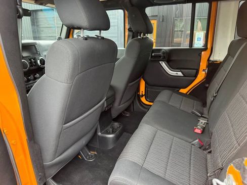 Used 2012 Jeep Wrangler Unlimited Sahara w/ Connectivity Group image 6