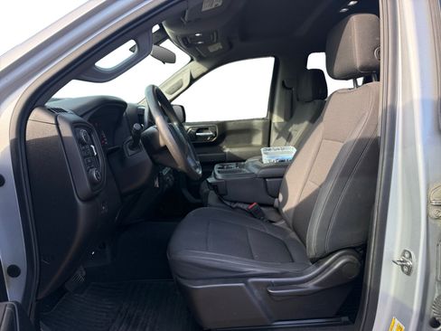 Used 2020 Chevrolet Silverado 1500 Custom Trail Boss w/ Custom Convenience Package AWD/4WD image 9