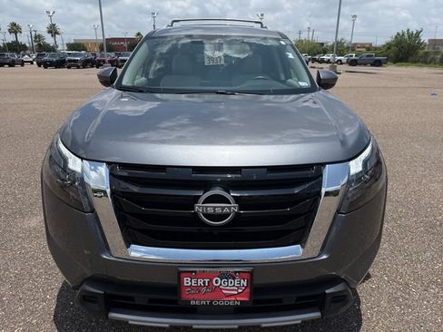 Used 2025 Nissan Pathfinder SL w/ Cargo Package AWD/4WD image 2