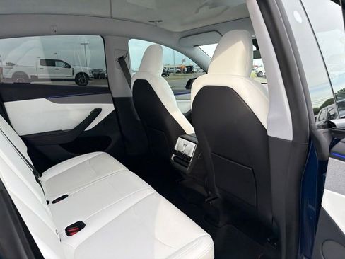 Used 2026 Tesla Model Y Long Range RWD image 19