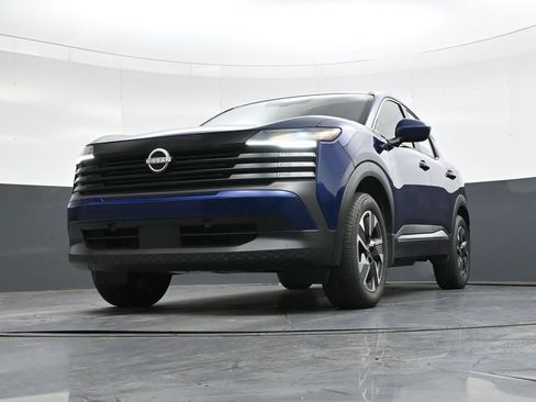 Certified 2025 Nissan Kicks SV image 41