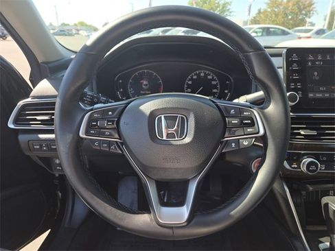 Used 2018 Honda Accord Touring image 25