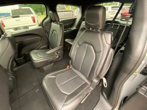 Used 2026 Chrysler Pacifica Select FWD image 14