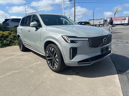 Used 2026 Volvo XC90 B6 Plus AWD/4WD image 3