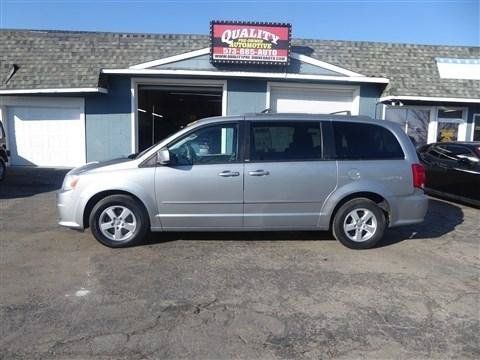 Used 2013 Dodge Grand Caravan SXT FWD image 1
