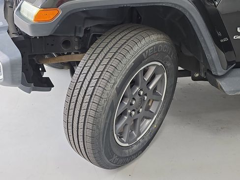 Used 2020 Jeep Gladiator Overland AWD/4WD image 31