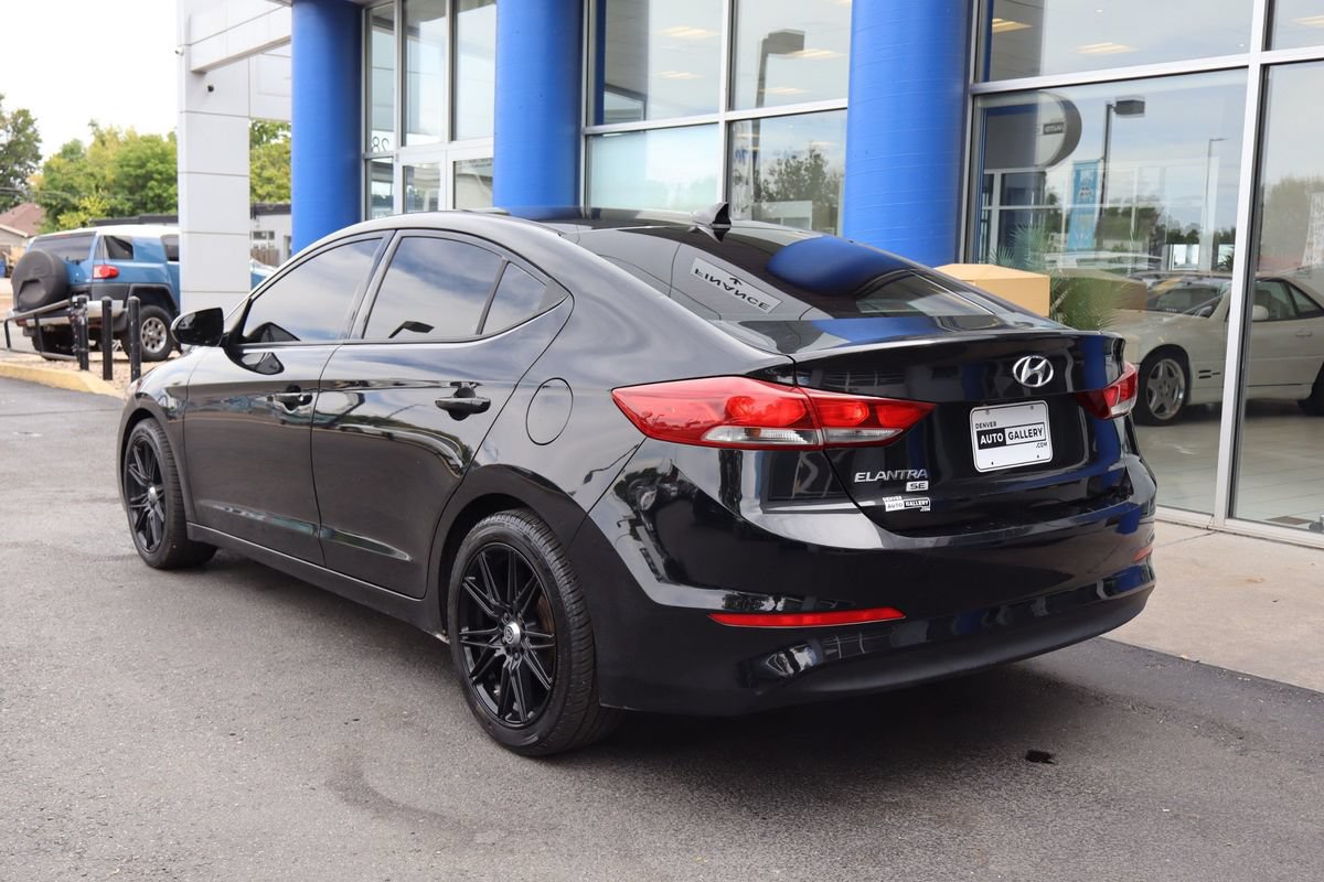 Used 2017 Hyundai Elantra SE FWD image 3