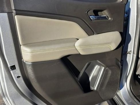 Used 2024 Chevrolet Colorado ZR2 w/ Technology Package image 9