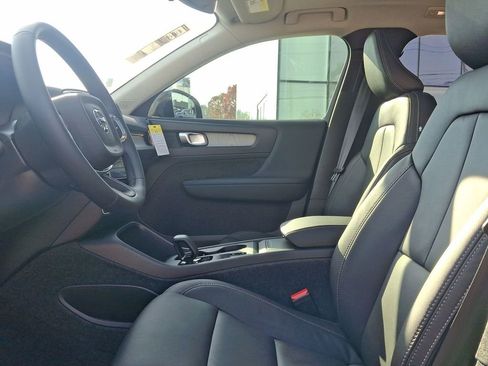 New 2026 Volvo XC40 B4 Core image 14