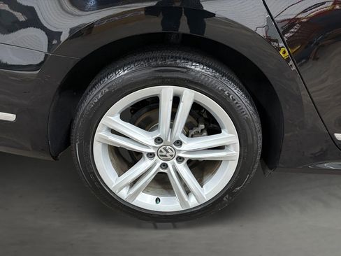 Used 2015 Volkswagen Passat TDI SE image 17