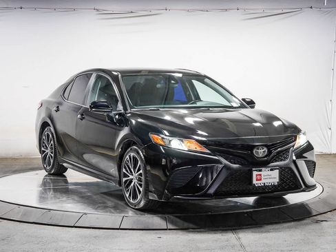 Certified 2019 Toyota Camry SE FWD image 5