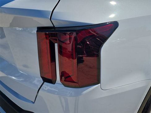 New 2026 Kia Sorento LX image 11