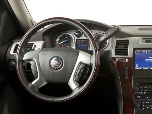 Used 2013 Cadillac Escalade 2WD image 31