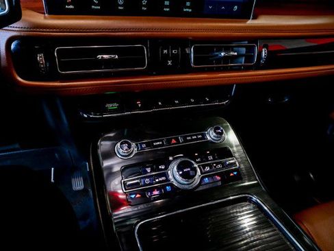 Used 2021 Lincoln Nautilus Reserve FWD image 35