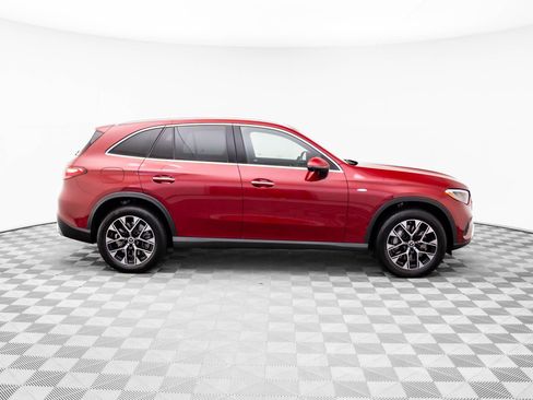 Used 2025 Mercedes-Benz GLC 350e 4MATIC image 8