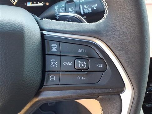 New 2025 Jeep Grand Cherokee L Limited w/ Luxury Tech Group II image 28