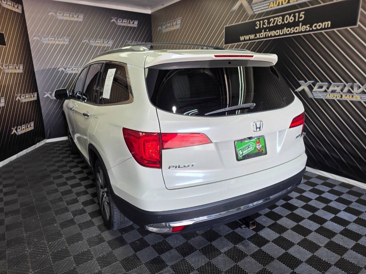 Used 2016 Honda Pilot Touring image 11