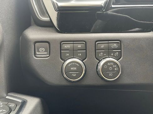 New 2026 GMC Sierra 2500 SLT w/ SLT Premium Package AWD/4WD image 13