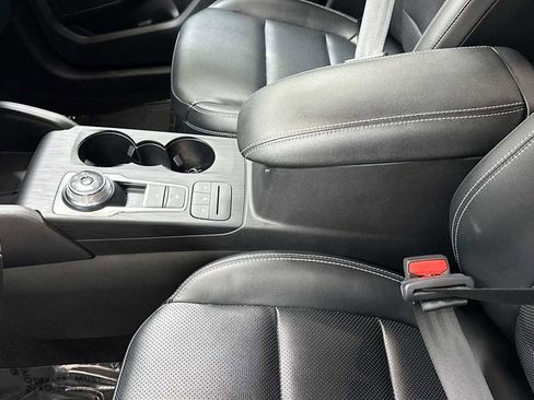 Used 2021 Ford Escape Titanium image 23