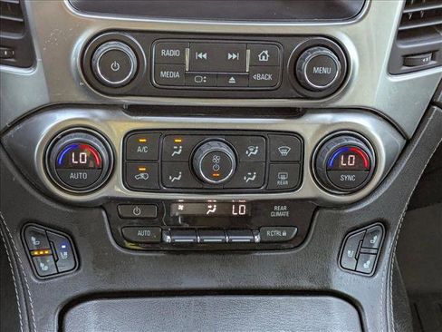 Used 2020 Chevrolet Suburban Premier w/ Premier Plus Edition image 18