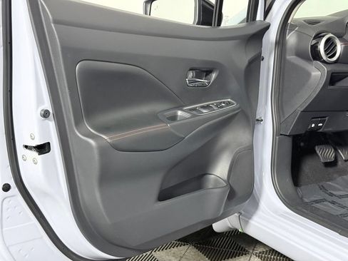 Certified 2025 Nissan Versa SR w/ Trunk Package FWD image 27