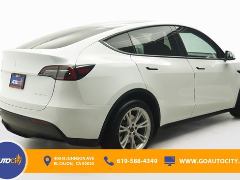 Used 2023 Tesla Model Y Long Range AWD/4WD image 6