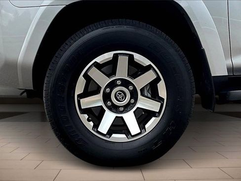 Used 2024 Toyota 4Runner TRD Off-Road image 9