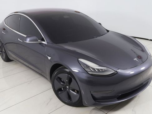 Used 2018 Tesla Model 3 Long Range image 19