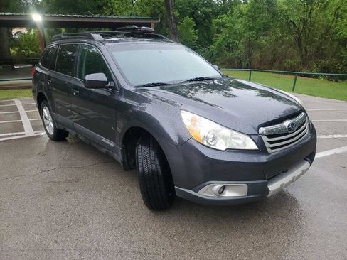 Used 2011 Subaru Outback 2.5i Limited image 8