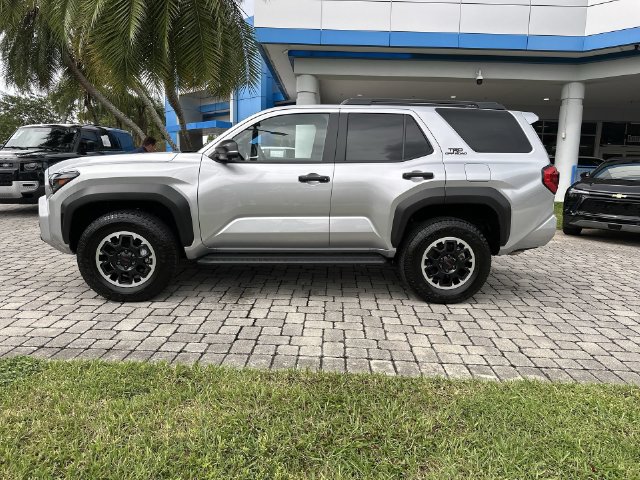Used 2025 Toyota 4Runner TRD Off-Road Premium AWD/4WD image 32