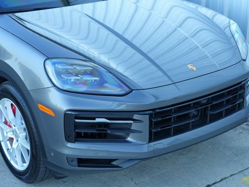 Used 2024 Porsche Cayenne S image 64