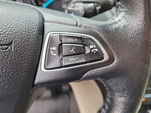 Used 2017 Ford Escape Titanium w/ Equipment Group 301A AWD/4WD image 12
