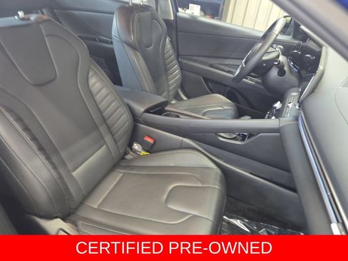Certified 2025 Hyundai Elantra Limited FWD image 10