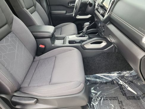Used 2025 Nissan Frontier SV RWD image 16