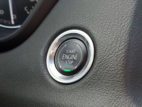 Certified 2023 Cadillac XT4 Premium Luxury image 19