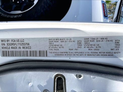 Certified 2026 RAM 2500 Laramie AWD/4WD image 32