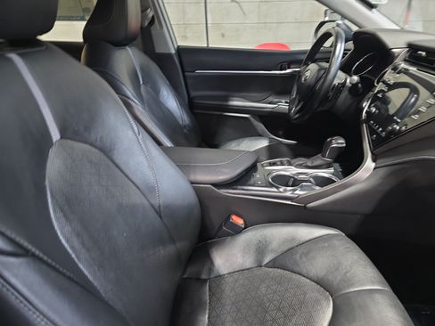 Used 2020 Toyota Camry XSE FWD image 10