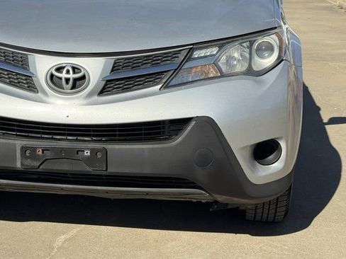 Used 2015 Toyota RAV4 LE image 10