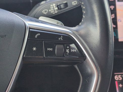 Used 2019 Audi e-tron Prestige w/ Prestige Package image 24