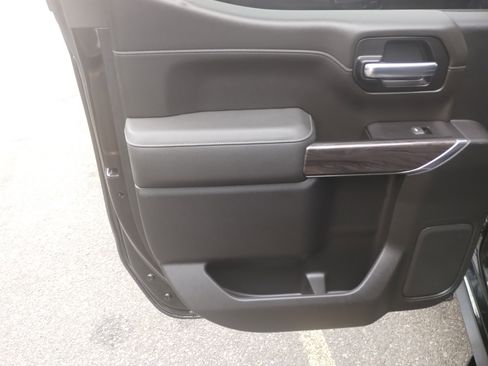 Used 2022 Chevrolet Silverado 1500 LTZ w/ Safety Package II image 17